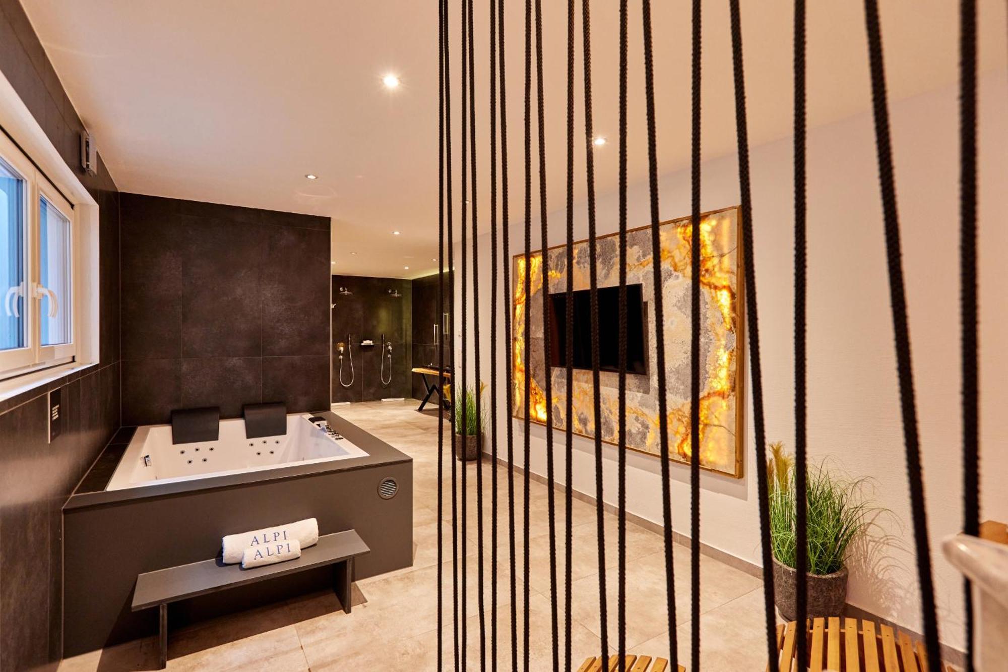 Private Spa & Garden Alpi جارمش بارتنكيرشن المظهر الخارجي الصورة