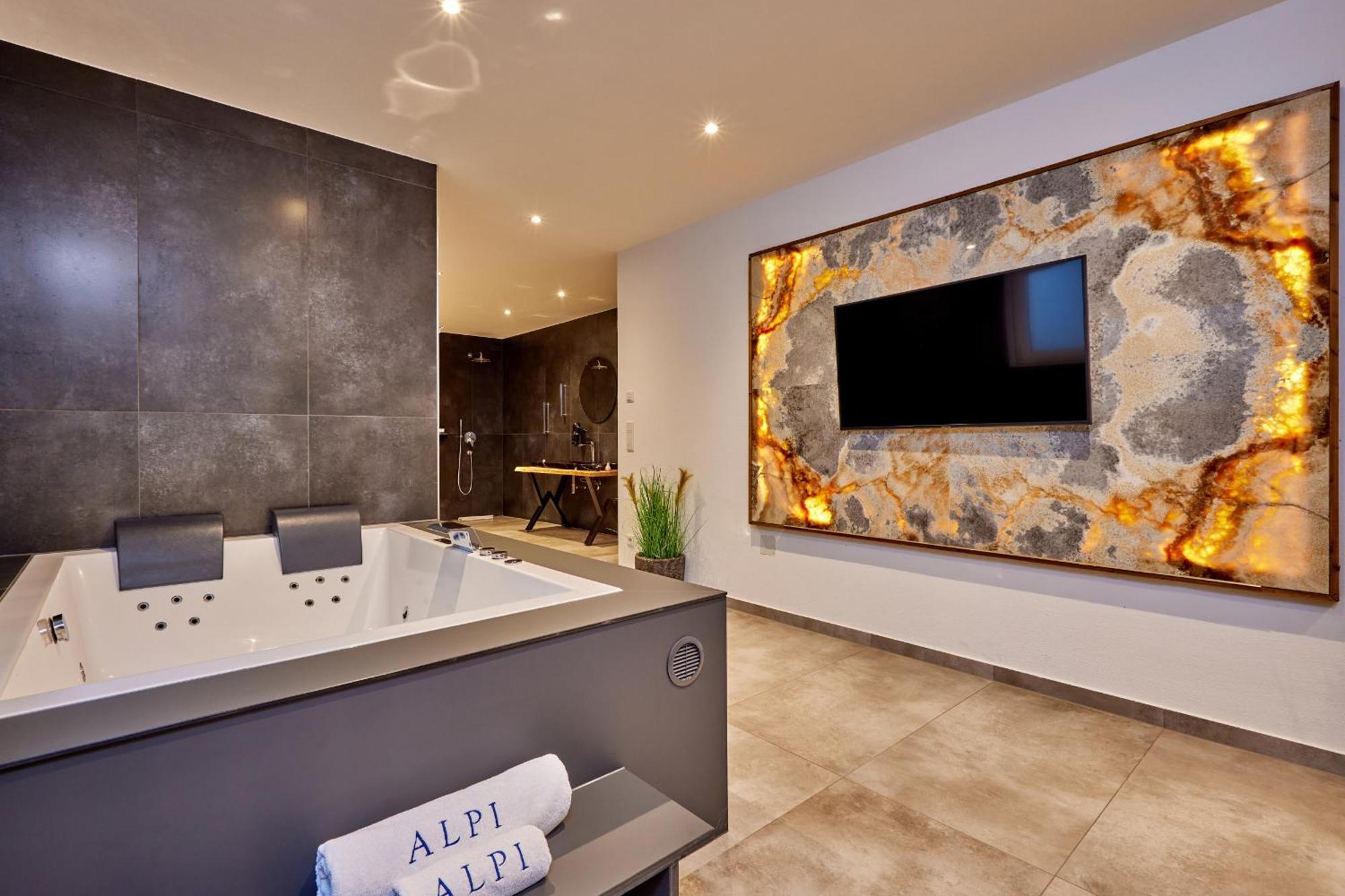 Private Spa & Garden Alpi جارمش بارتنكيرشن المظهر الخارجي الصورة